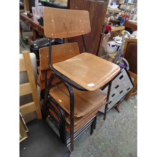 662 - SET OF 4 METAL FRAMED PLYWOOD SCHOOL CHAIRS.