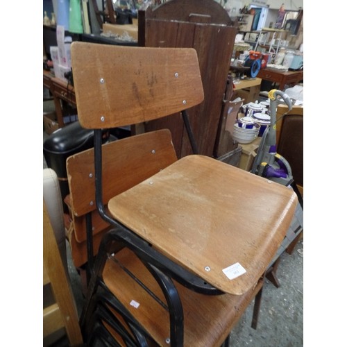 662 - SET OF 4 METAL FRAMED PLYWOOD SCHOOL CHAIRS.