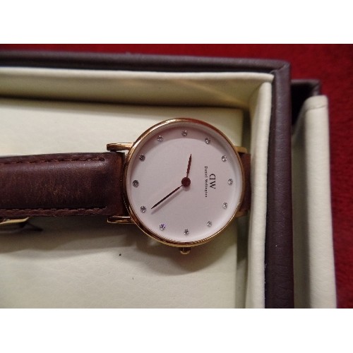 41 - DANIEL WELLINGTON GOLD METAL WATCH ON LEATHER STRAP