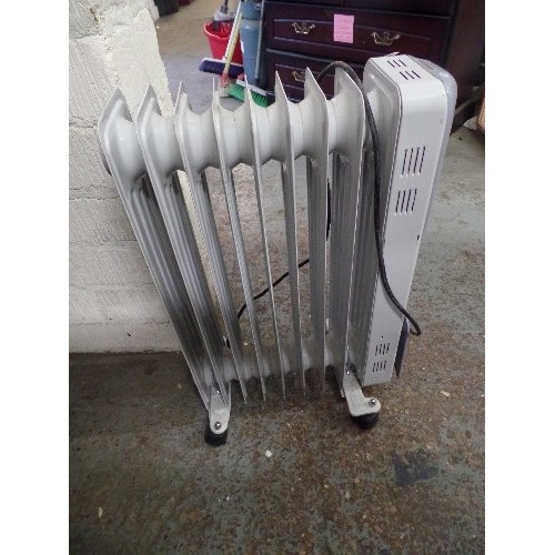 200 - RHINO 2KW PORTABLE ELECTRIC RADIATOR. ON CASTORS.