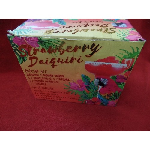 NEW STRAWBERRY DAIQUIRI COCKTAIL SET.
