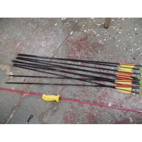 501 - ARMEX BOW AND ARROW SET.