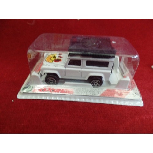 502 - 5 X MAJORETTE 266 SAFARI LANDROVERS. BOXED.