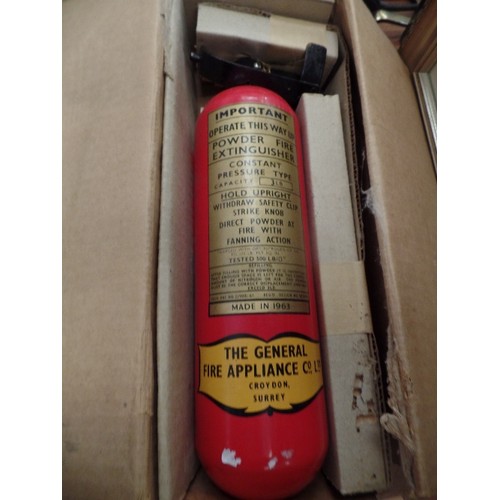 536 - BOXED VINTAGE 'THE GENERAL FIRE APPLIANCE LTD, CROYDON-SURREY' POWDER FIRE EXTINGUISHER