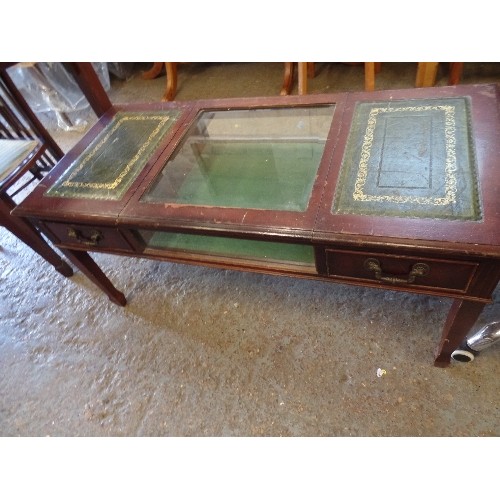 601 - MAHOGANY, GREEN LEATHER AND GLASS DISPLAY COFFEE TABLE. GREEN BAIZE LINED.