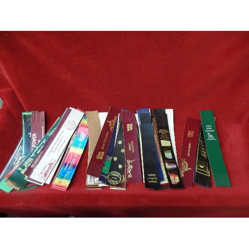 647 - LARGE QUANTITY OF SOUVENIR BOOKMARKS.