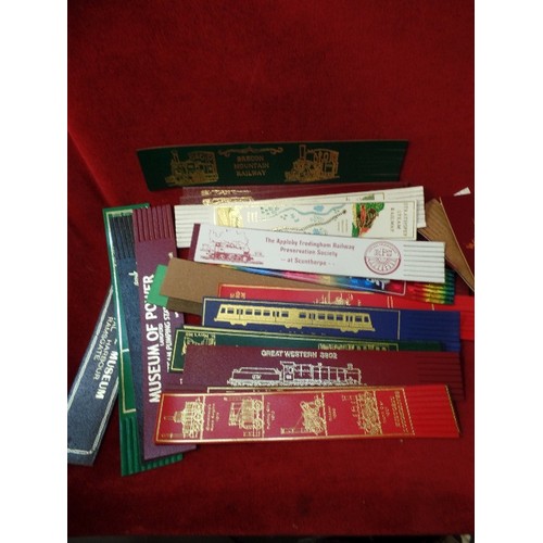 647 - LARGE QUANTITY OF SOUVENIR BOOKMARKS.