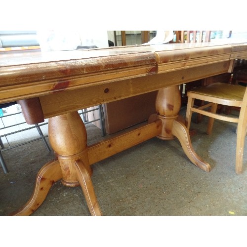 677 - LARGE PINE RECTANGULAR EXTENDING DINING TABLE.