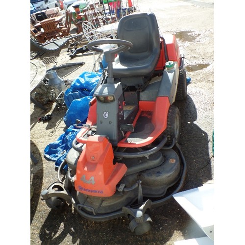 388A - HUSQVARNA PR18 AWD RIDE ON LAWNMOWER ( BATTERY NEEDS REPLACING NOT WORKING)