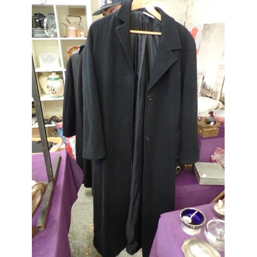 430 - FULL LENGTH BLACK WOOL COAT. LADIES 18. LINED, BUTTONS & BELT.