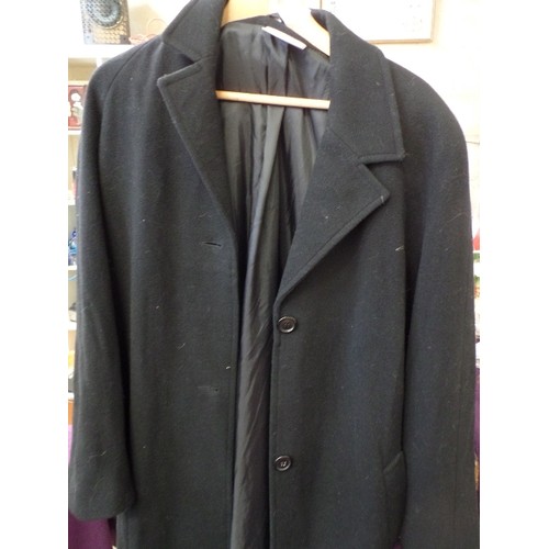 430 - FULL LENGTH BLACK WOOL COAT. LADIES 18. LINED, BUTTONS & BELT.