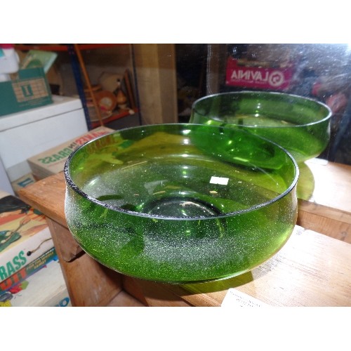 779 - RETRO GREEN GLASS BOWL SET IN ORIGINAL BOX