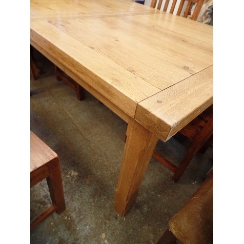 688 - VERY HEAVY OAK EXTENDING RECTANGULAR DINING TABLE.