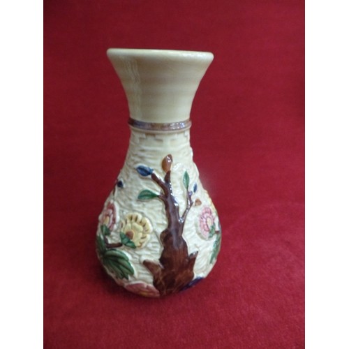 506A - H.J WOOD INDIAN TREE BUD VASE AND BELL