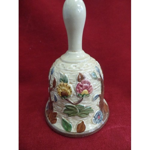 506A - H.J WOOD INDIAN TREE BUD VASE AND BELL