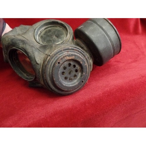 551 - MILITARY W&G 1943 GAS MASK, WITH CROWS FOOT MARK.