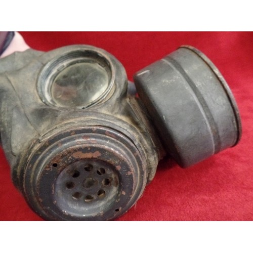 551 - MILITARY W&G 1943 GAS MASK, WITH CROWS FOOT MARK.