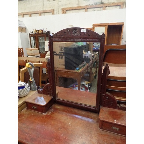 614 - EDWARDIAN MAHOGANY DRESSING TABLE, WITH CARVED DETAILING.