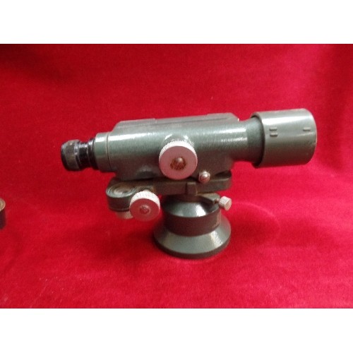 128 - A VINTAGE WATTS CONSTUCTION LEVEL SCOPE BY RANK PRECISION INDUSTRIES LEICESTER IN ORIGINAL LEATHER C... 