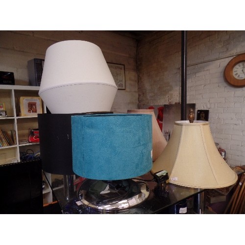 234 - TABLE LAMP WITH TURQUOISE FAUX SUEDE SHADE, PLUS 3 OTHER LAMPSHADES.