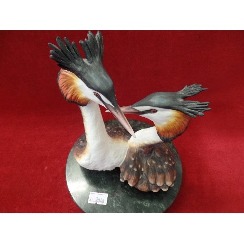 71 - LIMITED EDITION WORCESTER, GREAT CRESTED GREBE. RSPB APPROVED, MODELLED ON AID OF ERIC MORECAMBE MEM... 