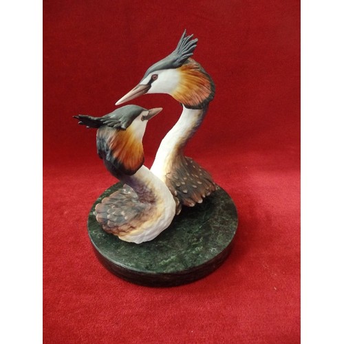 71 - LIMITED EDITION WORCESTER, GREAT CRESTED GREBE. RSPB APPROVED, MODELLED ON AID OF ERIC MORECAMBE MEM... 