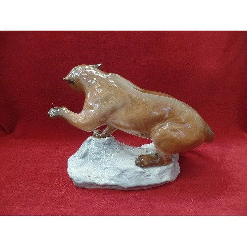 76 - LARGE BESWICK PUMA ON THE ROCKS.