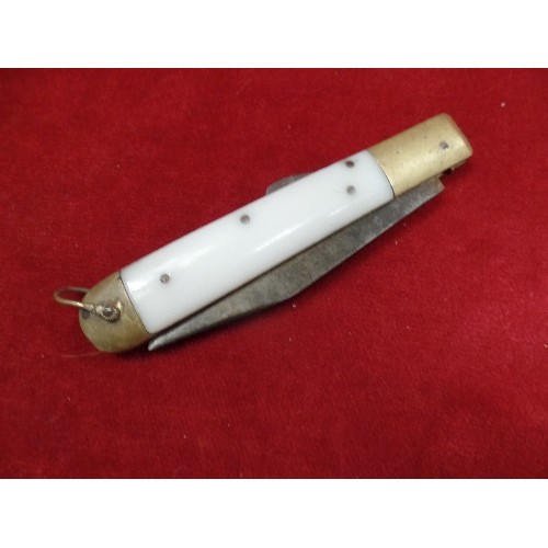 39 - VINTAGE EMPIRE POCKET KNIFE WITH BRASS DETAIL TO HANDLE