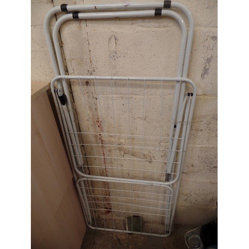 574 - METAL FOLDING CLOTHES AIRER