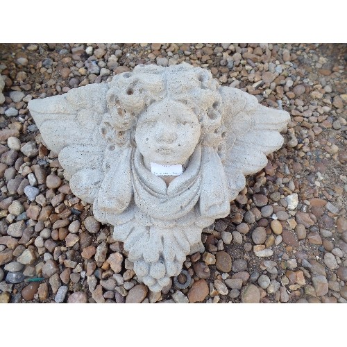 415 - CHERUB FACE-WALL MOUNTED GARDEN PLAQUE.