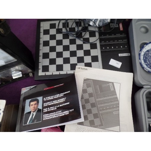 86 - KASPAROV ADVANCED ELECTRONIC CHESS TRAINER SYSTEM, BY SAITEK. ELECTRIC/BATTERY POWERED.