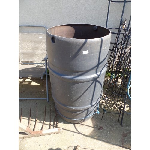 506 - LARGE GARDEN COMPOSTER/ WATER BUTT?