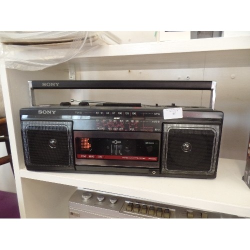 85 - SONY CFS-230L STEREO-CASSETTE RECORDER/3-BAND RADIO.