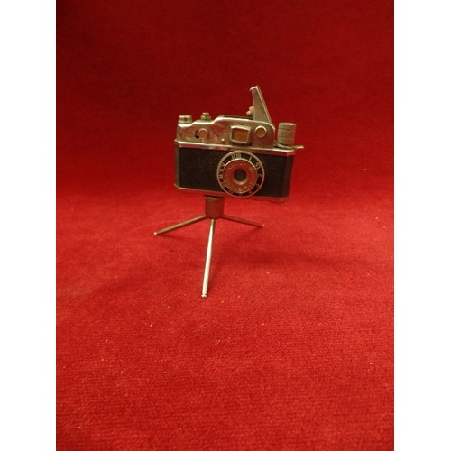 103 - K.K.W. VINTAGE CAMERA GAS-LIGHTER. DELIGHTFUL MINIATURE CAMERA ON TRIPOD.