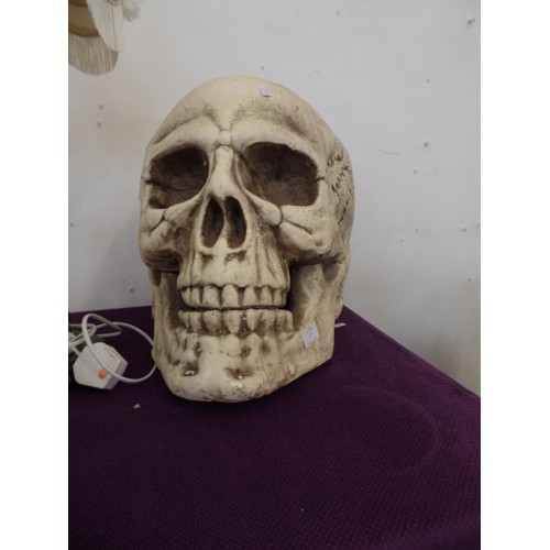 113 - LARGE SKULL. VERY REALISTIC DETAIL. POLYSTYRENE.