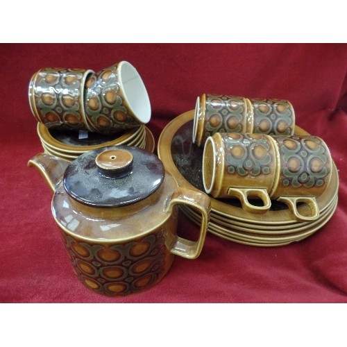 125 - LOVELY RETRO-VINTAGE HORNSEA POTTERY 'BRONTE' TEA & DINNER SET. 6 PERSON.