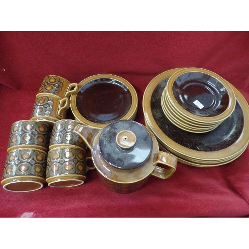 125 - LOVELY RETRO-VINTAGE HORNSEA POTTERY 'BRONTE' TEA & DINNER SET. 6 PERSON.