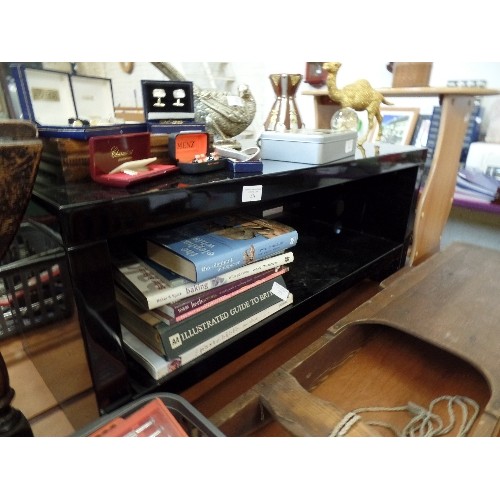 265 - CONTEMPORARY HIGH GLOSS LACQUERED TV STAND/ COFFEE TABLE.