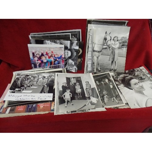 135 - QUANTITY OF OFFICIAL PRESS PHOTOGRAPHS. INC A COLLECTION OF EARLY PRINCESS DIANA AND CHARLES IMAGES.... 