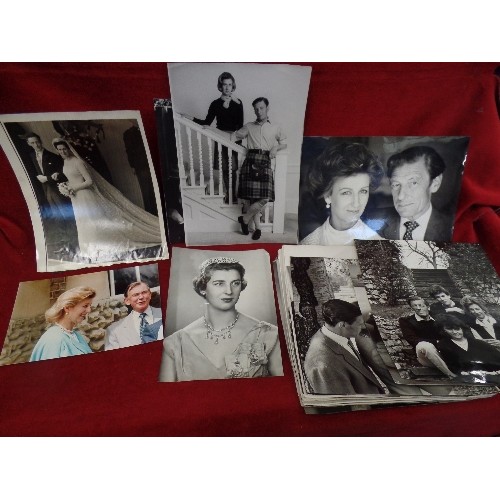 250 - PRESS PHOTOGRAPHS. THE KENTS.