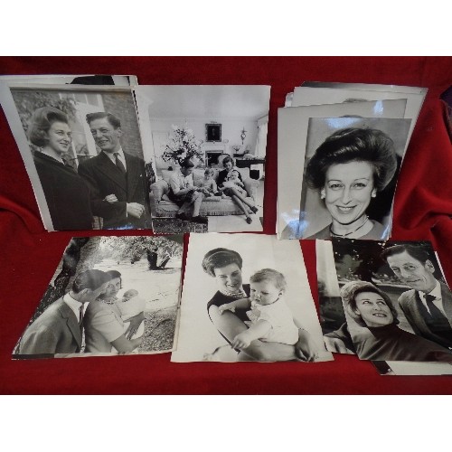 250 - PRESS PHOTOGRAPHS. THE KENTS.