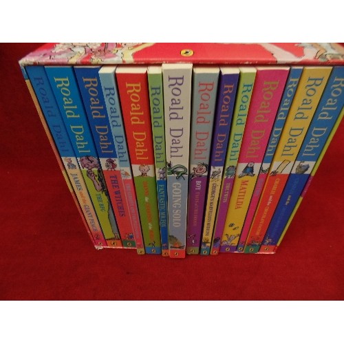 267 - ROALD DAHL PHIZZ-WHIZZING COLLECTION OF BOOKS. BOXED SET INC FANTASTIC MR FOX, MATILDA, THE BFG ETC