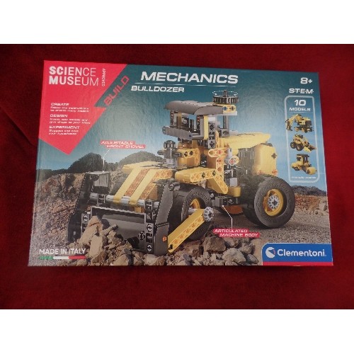 268 - CLEMENTONI [SCIENCE MUSEUM APPROVED] MECHANICS BULLDOZER-TO BUILD. ORIGINAL BOX. AGE 8+