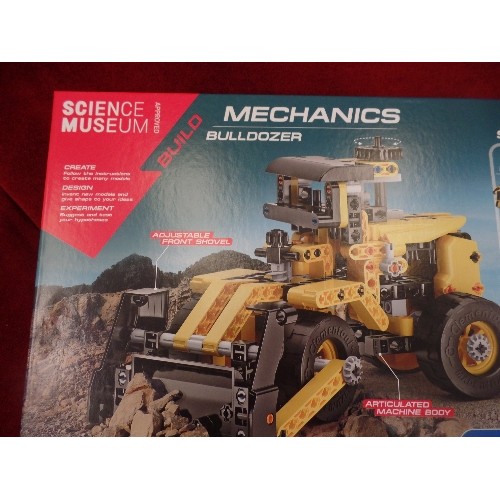 268 - CLEMENTONI [SCIENCE MUSEUM APPROVED] MECHANICS BULLDOZER-TO BUILD. ORIGINAL BOX. AGE 8+