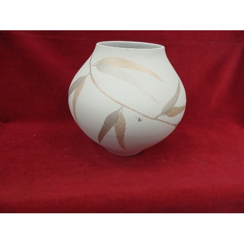 294 - CREAM VASE WITH BAMBOO DESIGN.