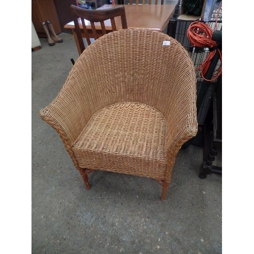 380 - LLOYD-LOOM STYLE WICKER CONSERVATORY CHAIR. WIDE SEAT.