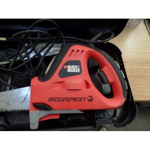 557 - BLACK & DECKER SCORPION KS89OGT 400W CORDED RECIPROCATING SAW.