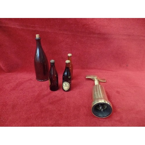 9 - A BREWERIANA LOT INCLUDING 3 MINIATURE GUINNESS BOTTLES (1 WITH CONTENTS), A TURNED WOOD BOTTLE SHAP... 