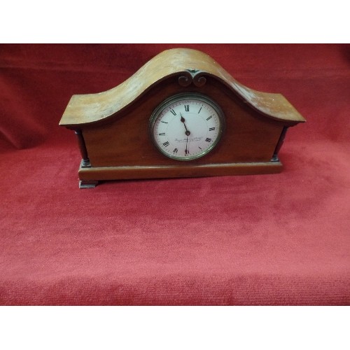 18 - A GOOD QUALITY EDWARDIAN WALNUT CASED MANTLE CLOCK WITH ENAMEL FACE MARKED 