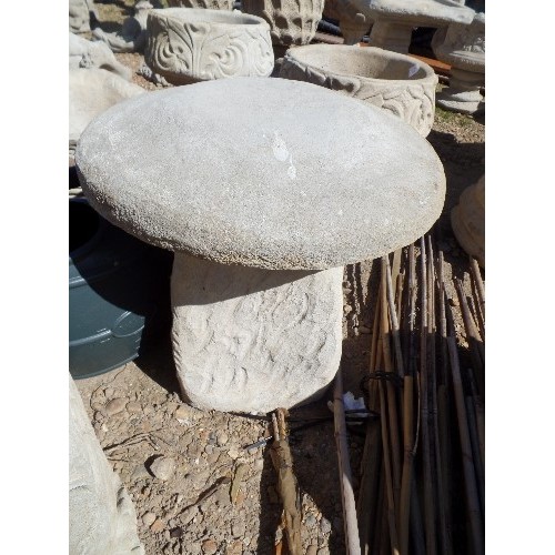 420 - GARDEN STADDLE STONE.